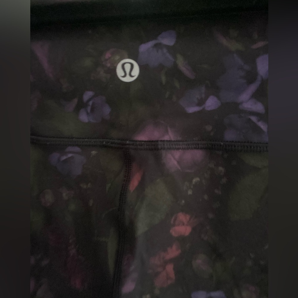 Lululemon Align size 4 low rise - Picture 2 of 5